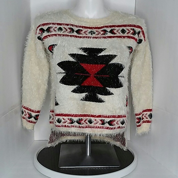 Everleigh Aztec Fuzzy high low hem Sweater size L - Picture 2 of 8